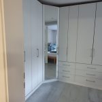 Ferienwohnung Karlstraße Eisenach – großer Kleiderschrank im Schlafzimmer