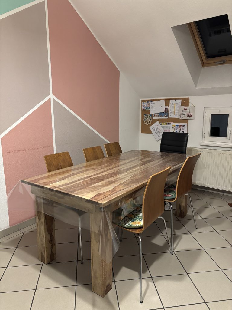 Esstisch in der Küche der Ferienwohnung Pfarrberg Eisenach