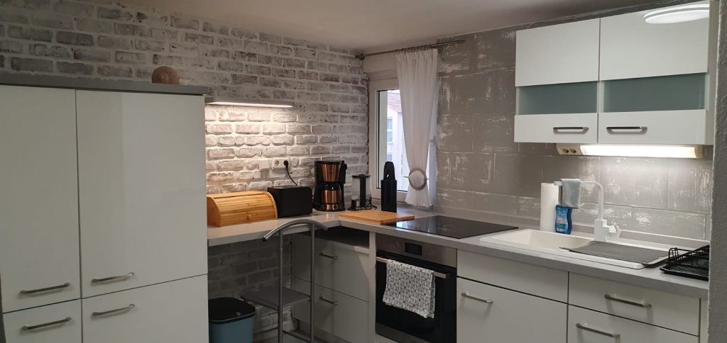 Ferienwohnung Karlstraße Eisenach – Herd, Backofen und Küchenausstattung